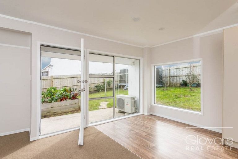 Photo of property in 1/108 West Coast Road, Glen Eden, Auckland, 0602