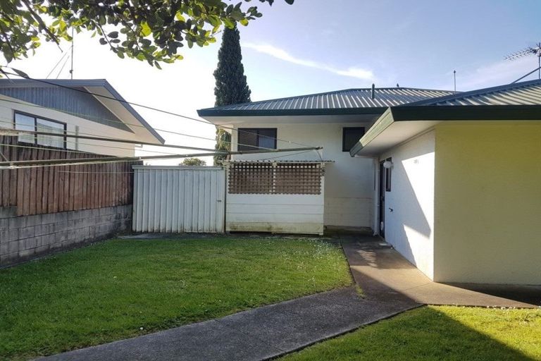 Photo of property in 24 Jonathon Street, Brookfield, Tauranga, 3110