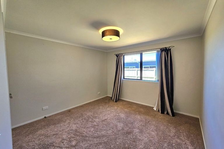 Photo of property in 18 Keene Drive, Bell Block, New Plymouth, 4312