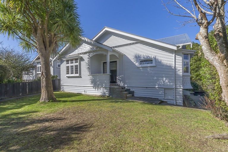 Photo of property in 1 Richmond Avenue, Karori, Wellington, 6012