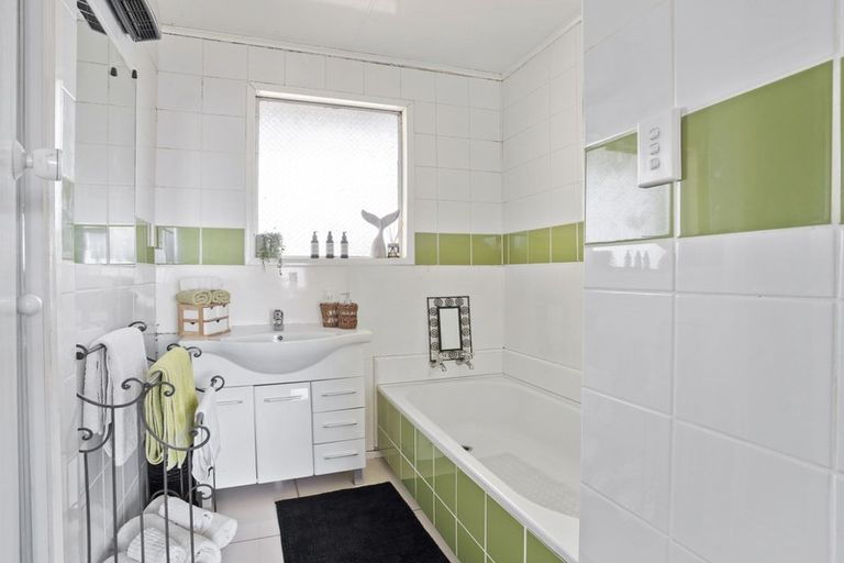 Photo of property in 23 Farnborough Street, Aranui, Christchurch, 8061