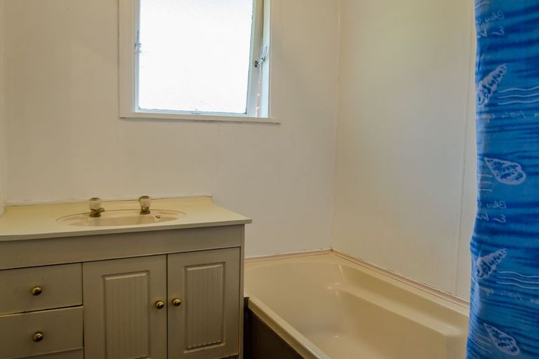 Photo of property in 1 Mcglashan Street, Glenleith, Dunedin, 9010