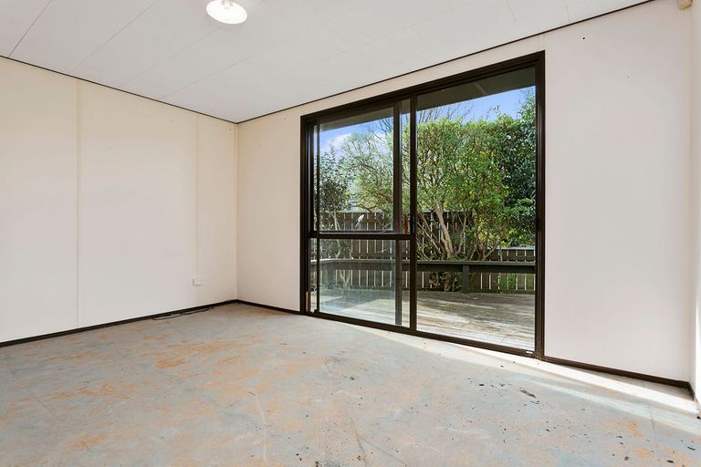 Photo of property in 279 Shakespeare Street, Leamington, Cambridge, 3432