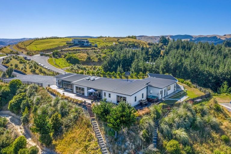 Property details for 25 Pacific View, Whitby, Porirua, 5024