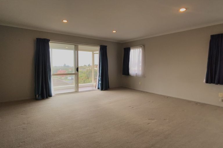 Photo of property in 16 Mcfetridge Place, Hillcrest, Auckland, 0627
