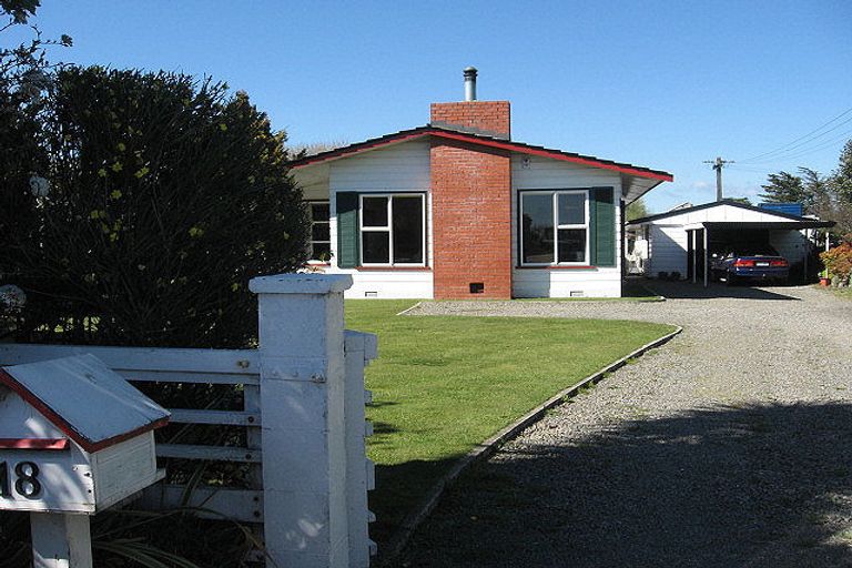 Photo of property in 18 Pioneer Highway, Awapuni, Palmerston North, 4412