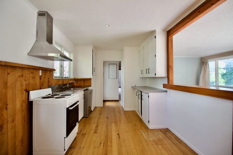 Photo of property in 5 Norman Road, Titirangi, Auckland, 0604