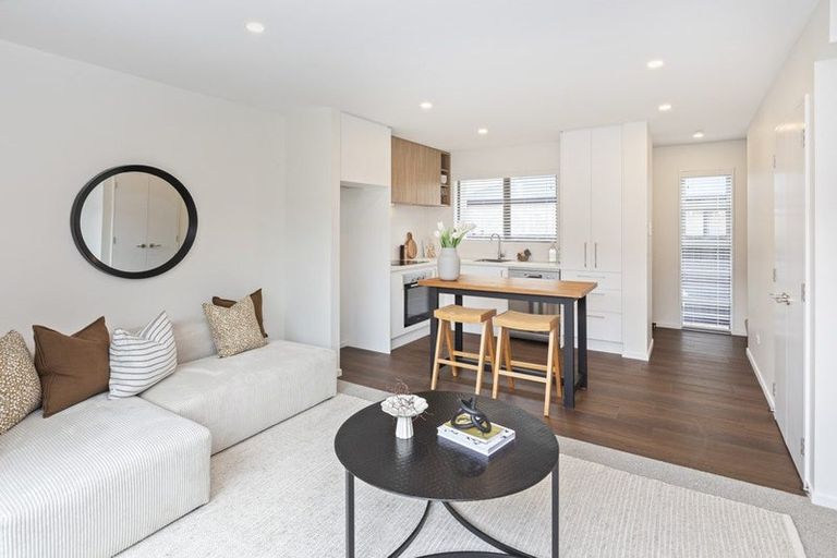 Photo of property in 2/94 Mathesons Road, Phillipstown, Christchurch, 8011