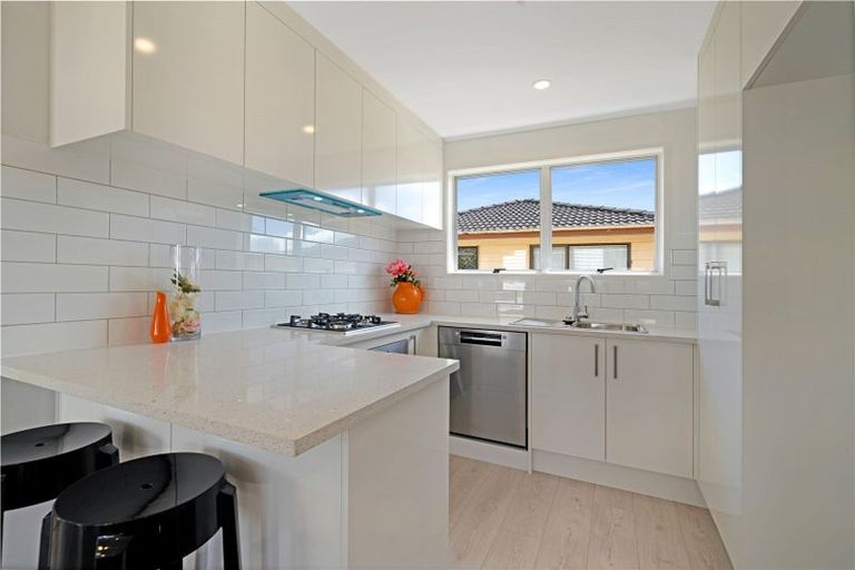Photo of property in 6 Virgo Place, Glen Eden, Auckland, 0602