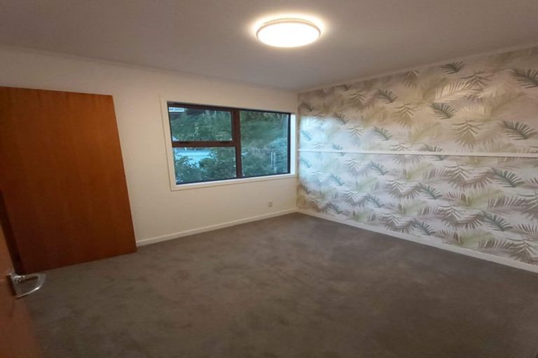 Photo of property in 2/249 Muritai Road, Eastbourne, Lower Hutt, 5013
