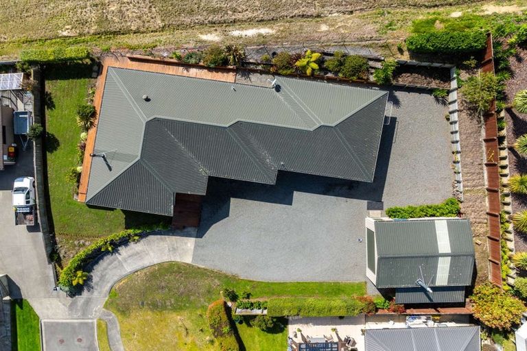 Photo of property in 10 Pukeko Place, Picton, 7220