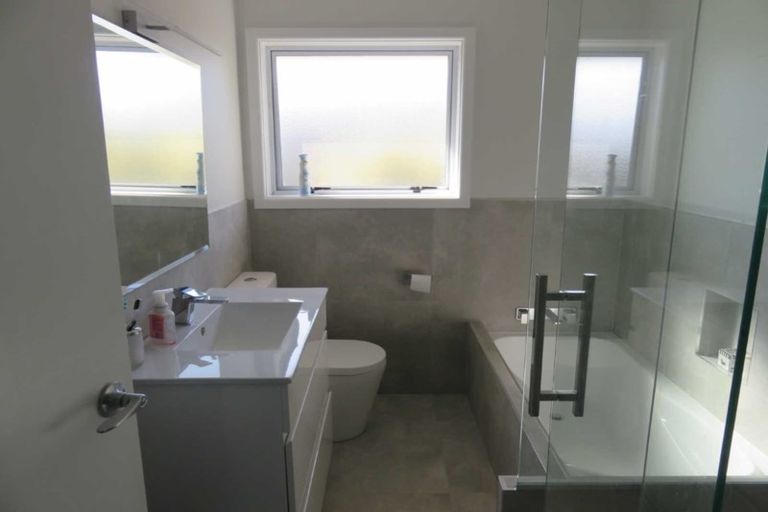 Photo of property in 16 Cam Place, Harewood, Christchurch, 8051