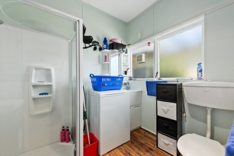 Photo of property in 1/1067 Fergusson Drive, Clouston Park, Upper Hutt, 5018