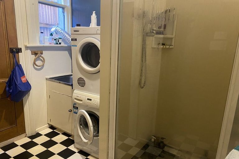 Photo of property in 54 Manor Place, Dunedin Central, Dunedin, 9016