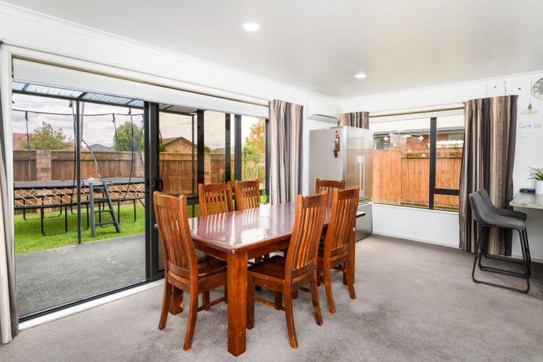 Photo of property in 1 Cleveland Heights, Kelvin Grove, Palmerston North, 4414