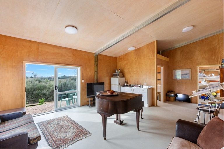 Photo of property in 111 Takatu Road, Tawharanui Peninsula, Matakana, 0986