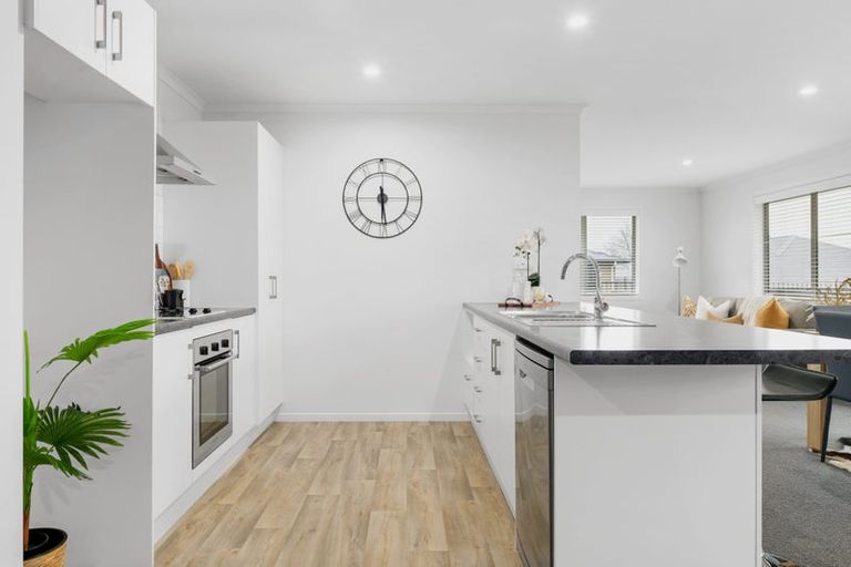 Photo of property in 14 Faber Place, Rototuna North, Hamilton, 3210