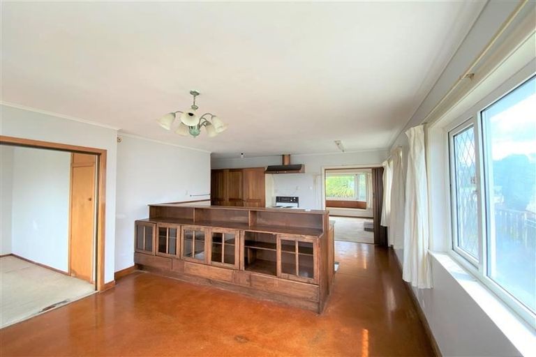 Photo of property in 35 Raleigh Road, Northcote, Auckland, 0627