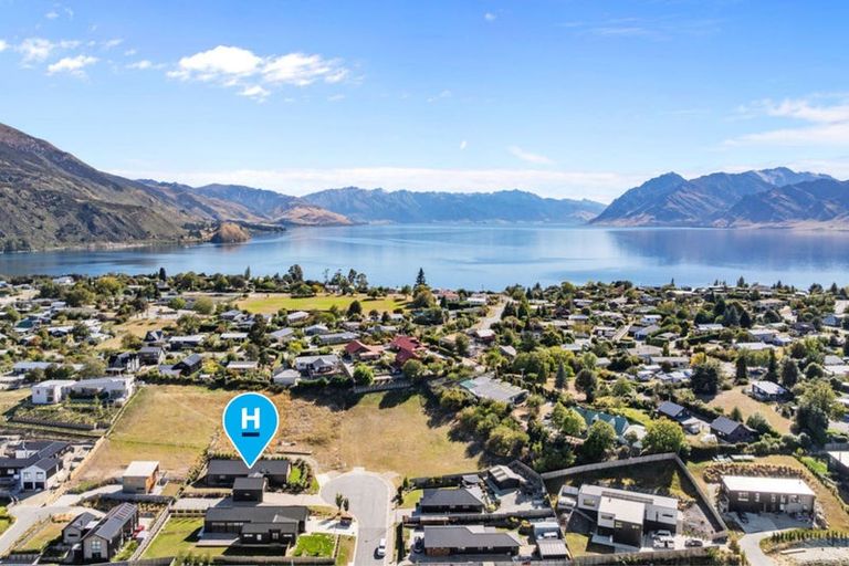 Photo of property in 13 Magpie Place, Lake Hawea, Wanaka, 9382