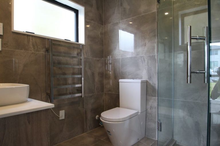 Photo of property in 8 Blewitt Court, Swanson, Auckland, 0614