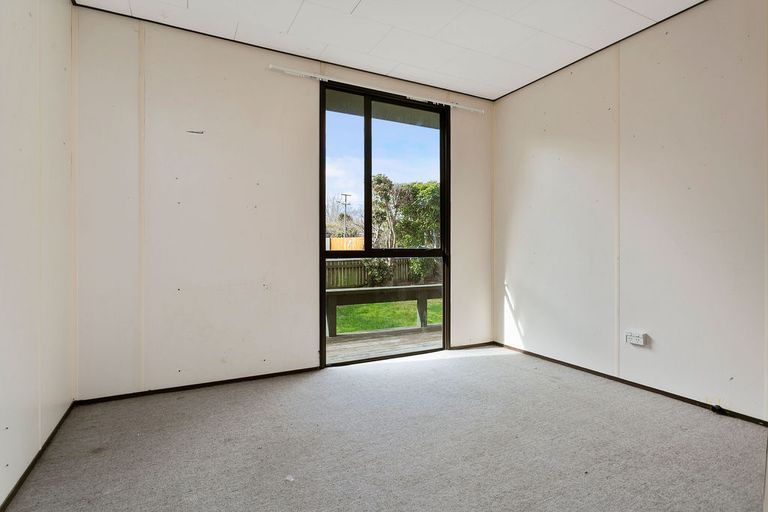 Photo of property in 279 Shakespeare Street, Leamington, Cambridge, 3432