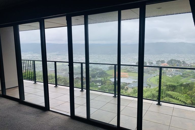 Photo of property in 38 Arahiwi Grove, Tirohanga, Lower Hutt, 5010