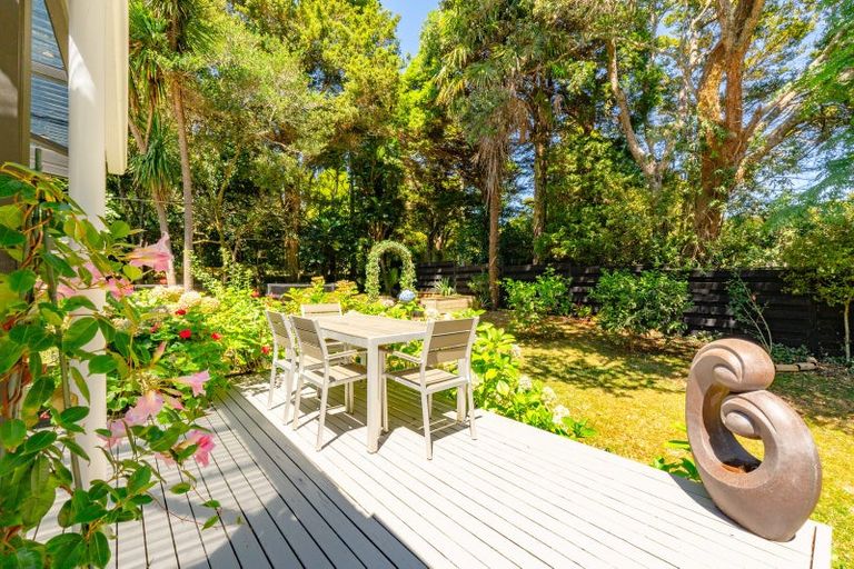 Photo of property in 31 Tane Road, Laingholm, Auckland, 0604