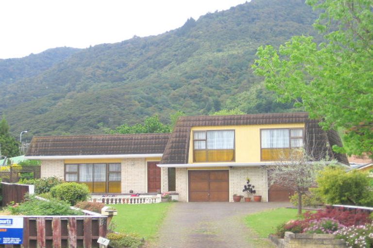 Photo of property in 28 Farmer Street, Te Aroha, 3320