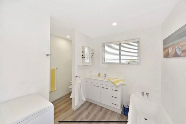 Photo of property in 1/23 Crofton Road, Harewood, Christchurch, 8051