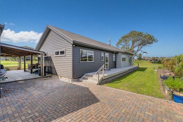 Photo of property in 107 Benjamin Place, Matarangi, Whitianga, 3592