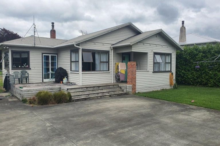 Photo of property in 13 Collingwood Road, Waiuku, 2123