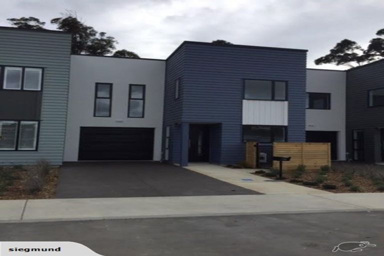 Photo of property in 5a Breakwater Way, Whitby, Porirua, 5024