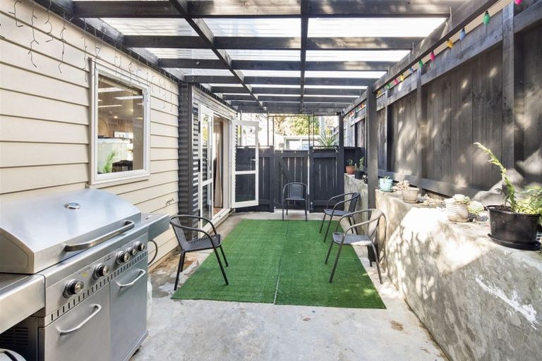 Photo of property in 4b Hollies Crescent, Johnsonville, Wellington, 6037