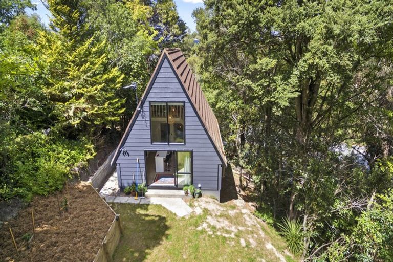 Photo of property in 1101 Dyers Pass Road, Governors Bay, Lyttelton, 8971