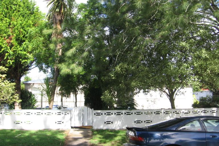 Photo of property in 32 Pinedale Place, Henderson, Auckland, 0610