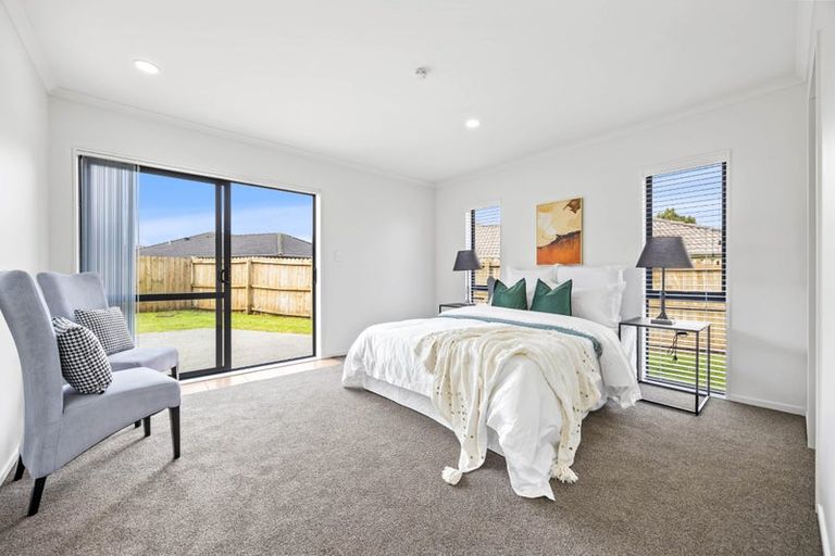 Photo of property in 37 Nicholas Gibbons Drive, Clendon Park, Auckland, 2103