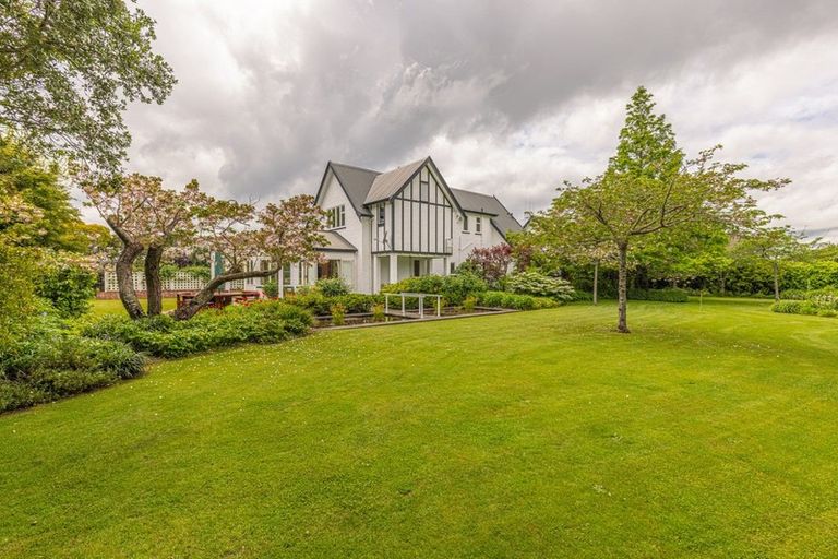 Photo of property in 32 Brassey Road, Saint Johns Hill, Whanganui, 4500