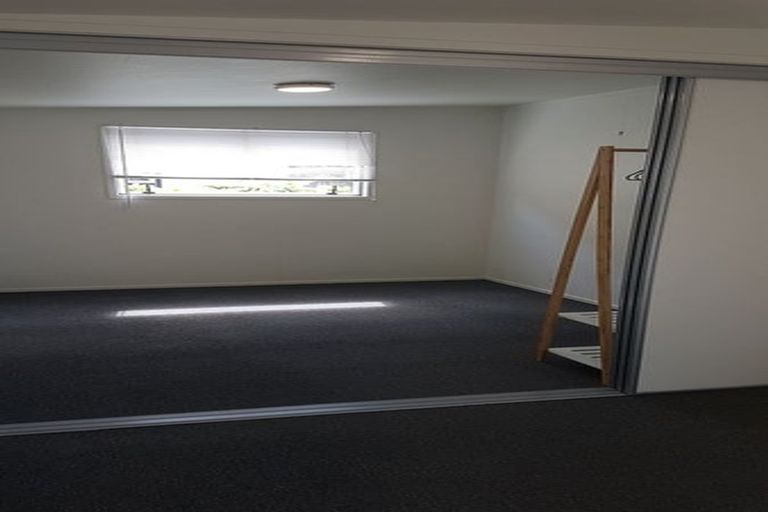 Photo of property in 5 Holgate Avenue, Herald Island, Auckland, 0618