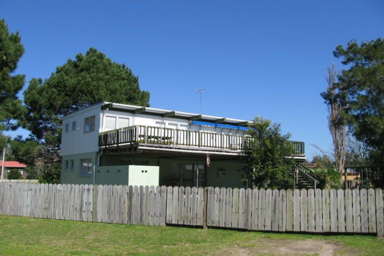 Photo of property in 4 Hardy Place, Cooks Beach, Whitianga, 3591