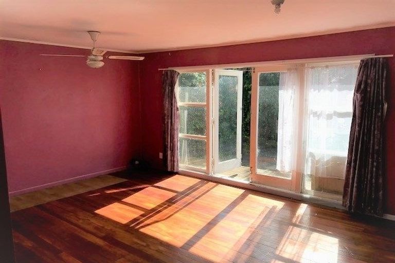 Photo of property in 68a Flanshaw Road, Te Atatu South, Auckland, 0610