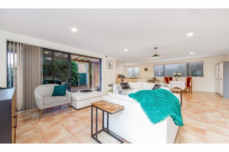 Photo of property in 16 San Lorenzo Rise, Henderson, Auckland, 0612