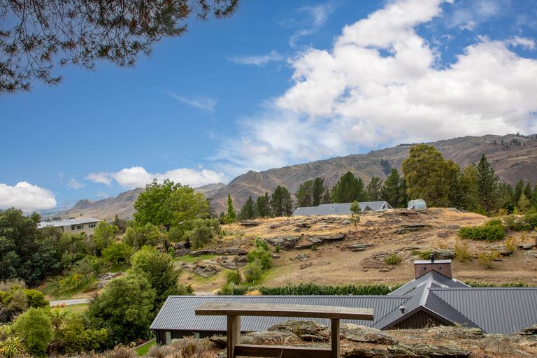 Photo of property in 98 Aronui Road, Bridge Hill, Alexandra, 9320