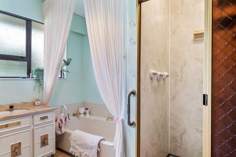 Photo of property in 98 Hillcrest Road, Raumati Beach, Paraparaumu, 5032