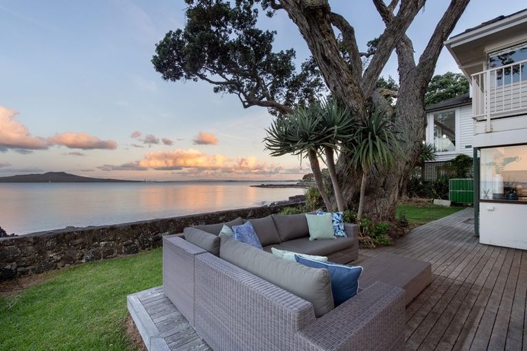 Photo of property in 2/259 Hurstmere Road, Takapuna, Auckland, 0622