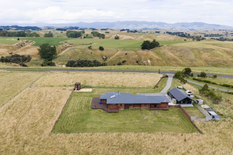 Photo of property in 1061 Taonui Road, Colyton, Feilding, 4775