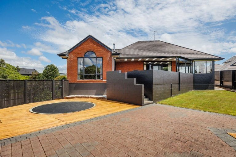 Photo of property in 54 Cashmere Drive, Fitzherbert, Palmerston North, 4410