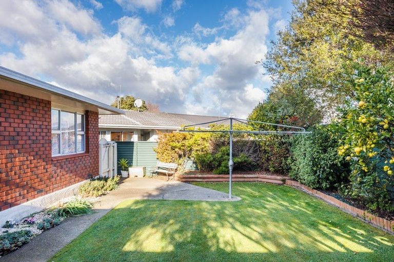 Photo of property in 5 Hollows Crescent, Takaro, Palmerston North, 4412