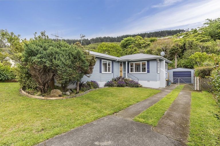 Photo of property in 62 Chester Road, Tawa, Wellington, 5028