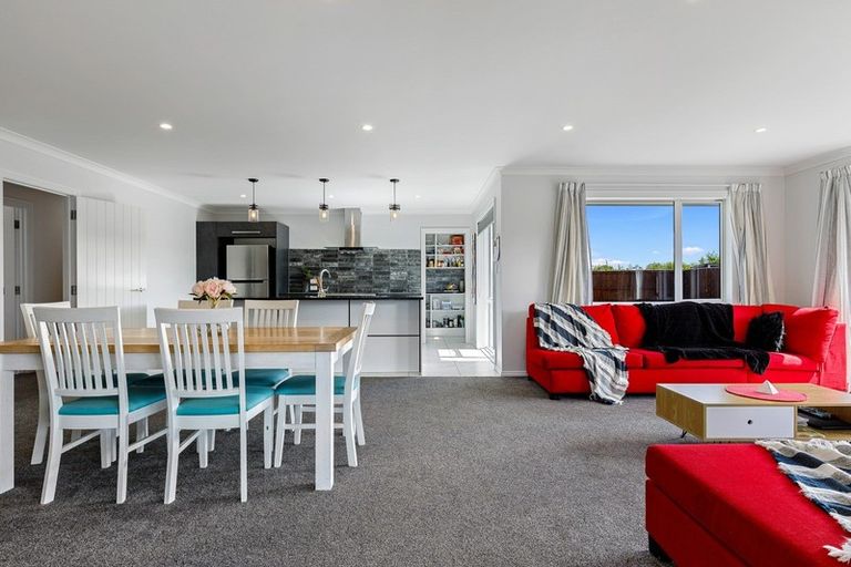 Photo of property in 66 Watkins Drive, Rangiora, 7400