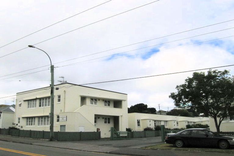 Photo of property in Centennial Apartments, 493-511 Adelaide Road, Berhampore, Wellington, 6023